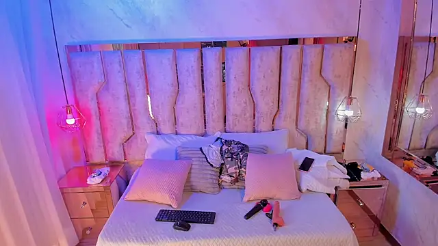 giorgia 13 online show from September 27, 8:25 pm