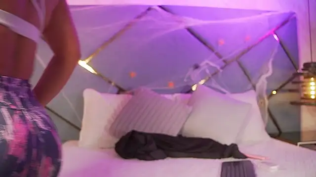 giorgia 13 online show from October 28, 3:10 am