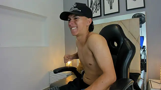 Snapshot of ricky_backus chatting on October 12, 3:55 pm ricky backus online show from October 12, 3:55 pm