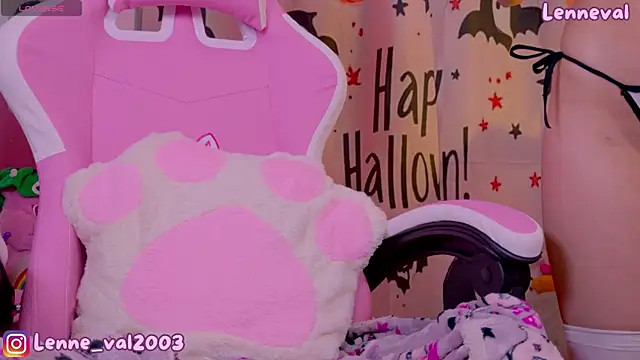 Lenneval1 online show from October 6, 2:09 am