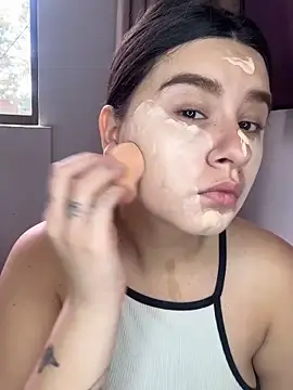 SaraBraun  online show from November 14, 5:00 pm