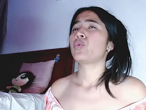 Snapshot of brihanna_lena chatting on April 6, 6:14 am brihanna lena online show from April 6, 6:14 am