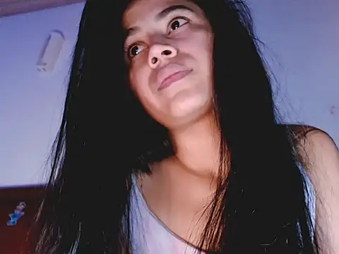 Snapshot of brihanna_lena chatting on April 16, 7:53 am brihanna lena online show from April 16, 7:53 am