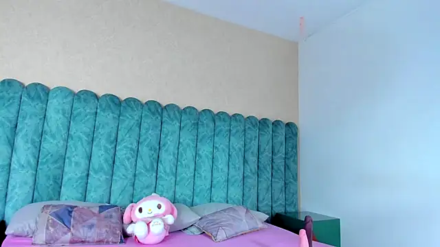 CarolineeMoreno online show from January 8, 1:09 pm