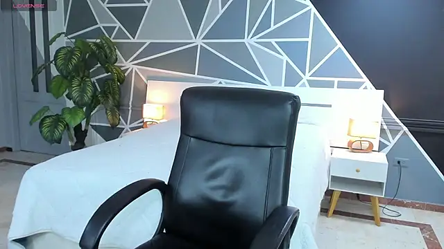 Snapshot of Lucifer_shadow chatting on January 27, 11:43 am Lucifer shadow online show from January 27, 11:43 am