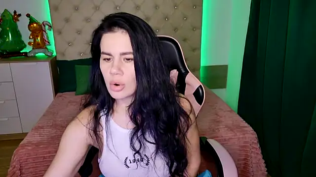 KattieSims online show from January 13, 12:30 am