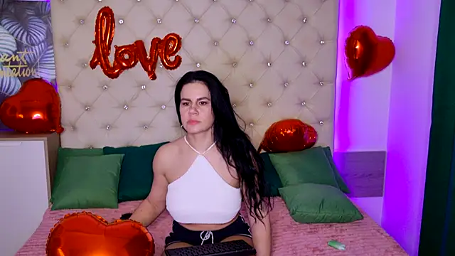 KattieSims online show from January 31, 9:59 am