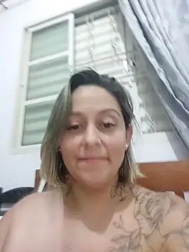 baixinhaloira online show from December 15, 3:24 am