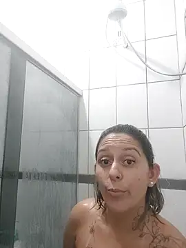 baixinhaloira online show from January 18, 1:52 am