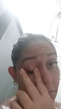 baixinhaloira online show from March 11, 2:32 am