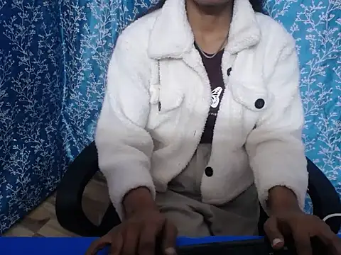 kayala700 online show from December 13, 11:45 am