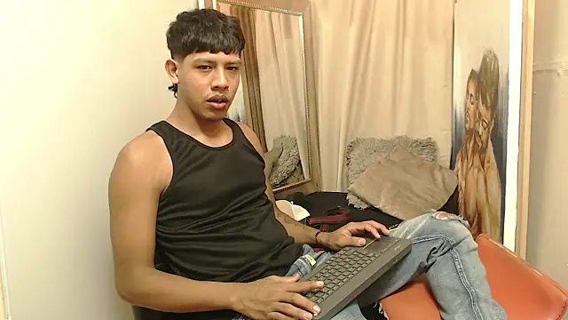 mr stiven  online show from November 12, 4:46 am