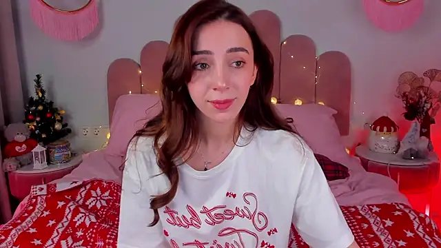 Snapshot of ElsaYoung chatting on December 25, 10:59 pm ElsaYoung online show from December 25, 10:59 pm