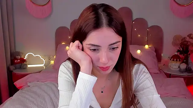 Snapshot of ElsaYoung chatting on January 3, 2:54 am ElsaYoung online show from January 3, 2:54 am