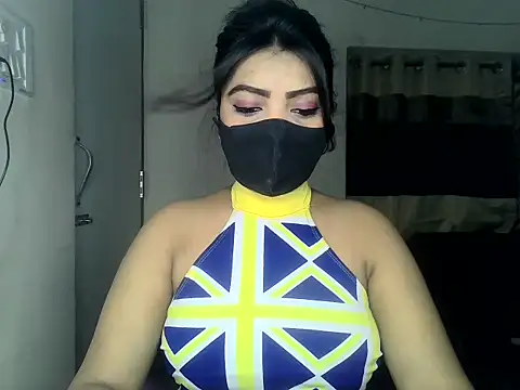 Snapshot of ishi_Beauty chatting on January 8, 5:21 am ishi Beauty online show from January 8, 5:21 am