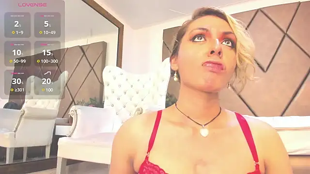 LunitaDiva online show from March 5, 12:33 pm