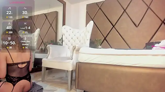 LunitaDiva online show from March 15, 1:18 pm