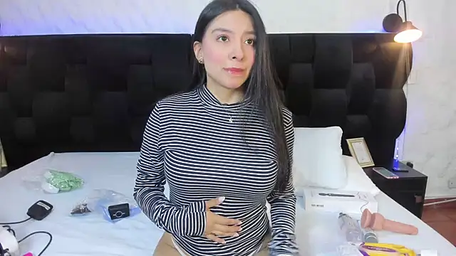 Camila  Gomez online show from January 13, 12:32 pm