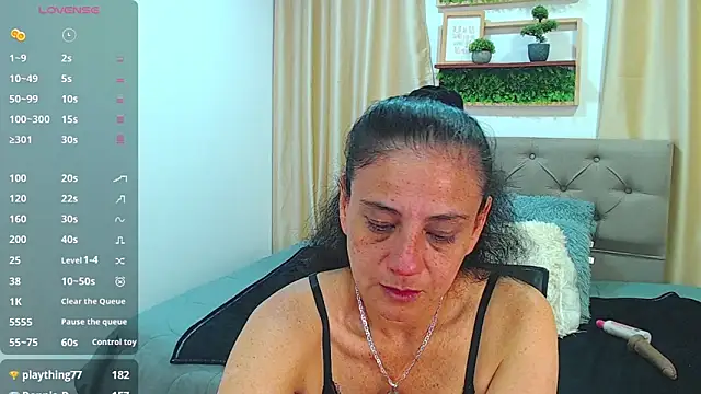 sasi luna online show from December 5, 3:15 am