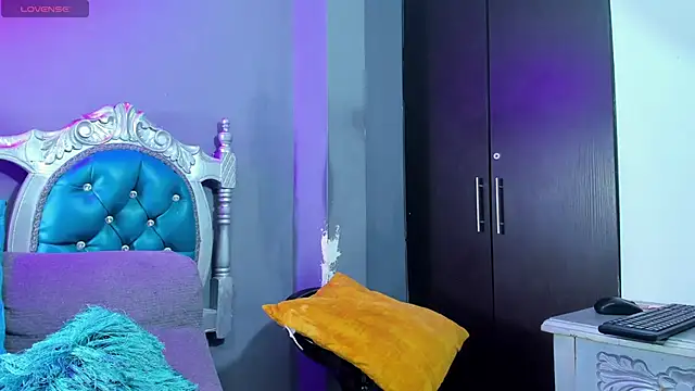 Snapshot of elizabeth_rosa21 chatting on January 27, 7:35 pm elizabeth rosa21 online show from January 27, 7:35 pm