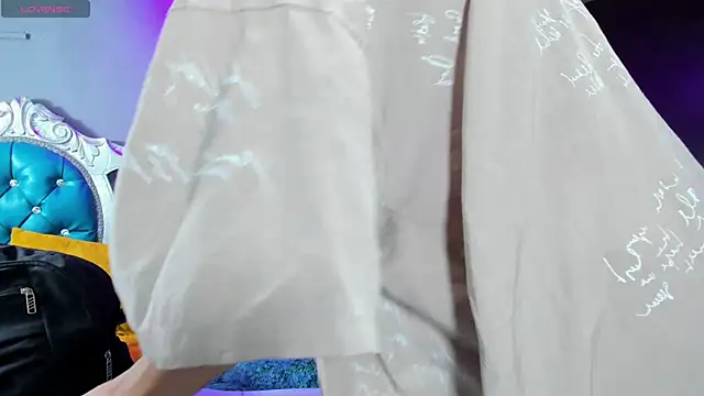 Snapshot of elizabeth_rosa21 chatting on February 12, 2:45 am elizabeth rosa21 online show from February 12, 2:45 am