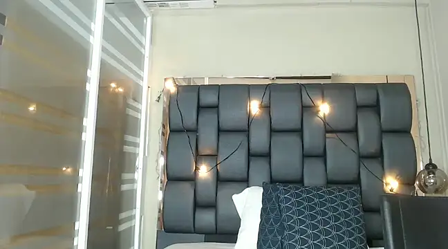 africa holmes online show from January 18, 1:41 am
