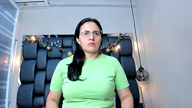 africa holmes online show from December 19, 2:07 am