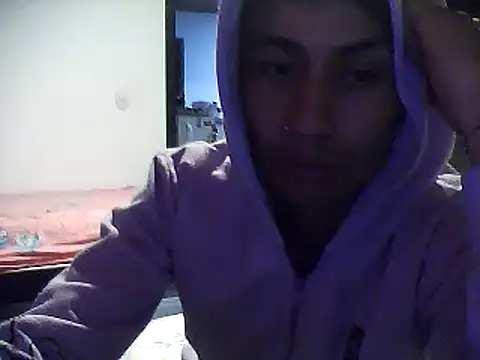 Snapshot of 1418edwar chatting on January 12, 3:39 am 1418edwar online show from January 12, 3:39 am