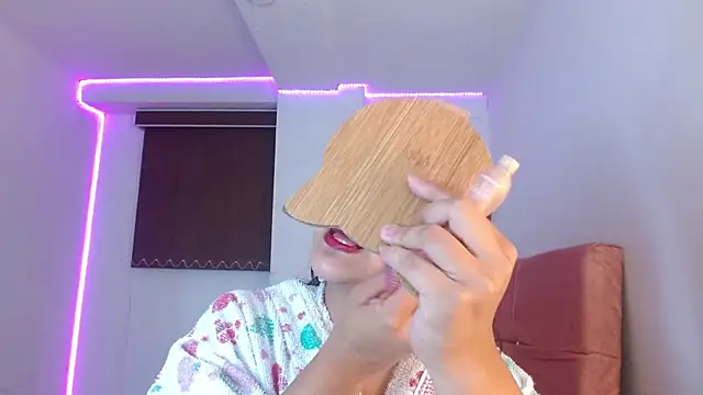 Snapshot of mariilulp303av chatting on January 22, 9:57 am mariilulp303av online show from January 22, 9:57 am