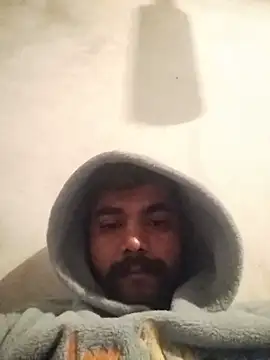 Snapshot of Solomen00 chatting on December 25, 4:32 pm Solomen00 online show from December 25, 4:32 pm
