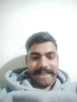 Snapshot of Solomen00 chatting on January 3, 5:31 pm Solomen00 online show from January 3, 5:31 pm