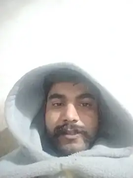 Snapshot of Solomen00 chatting on January 11, 5:40 pm Solomen00 online show from January 11, 5:40 pm