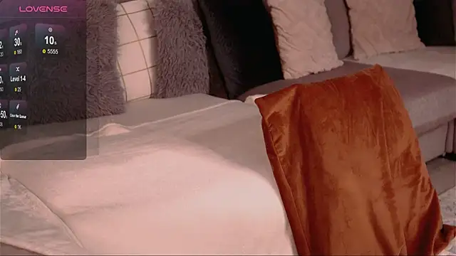 Snapshot of Graciane_Lee chatting on December 17, 12:44 pm Graciane Lee online show from December 17, 12:44 pm