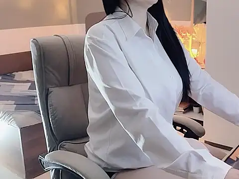 Eva-Public online show from January 16, 6:37 pm