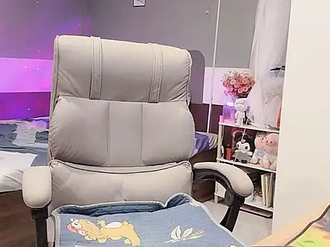 Eva-Public online show from March 4, 3:48 pm