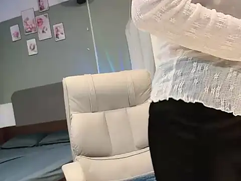 Eva-Public online show from September 9, 5:23 pm