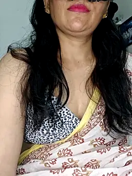 Snapshot of sexy_bhabhi69 chatting on April 18, 7:07 pm sexy bhabhi69 online show from April 18, 7:07 pm