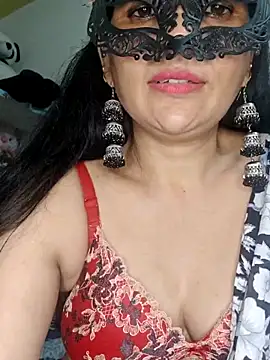 Snapshot of sexy_bhabhi69 chatting on May 8, 8:36 pm sexy bhabhi69 online show from May 8, 8:36 pm