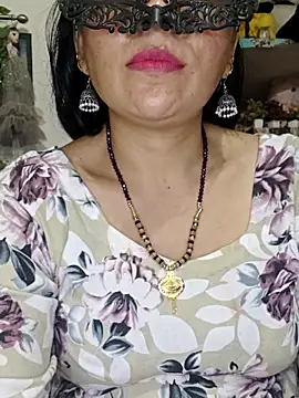 Snapshot of sexy_bhabhi69 chatting on May 14, 8:15 pm sexy bhabhi69 online show from May 14, 8:15 pm