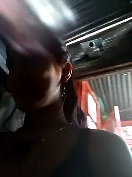 Snapshot of thamygomezz chatting on September 8, 9:47 pm thamygomezz online show from September 8, 9:47 pm