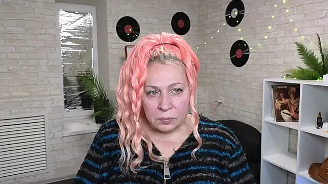 Penelope Pinky online show from December 16, 5:00 pm