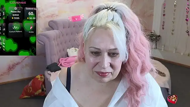 Penelope Pinky online show from March 4, 12:22 pm