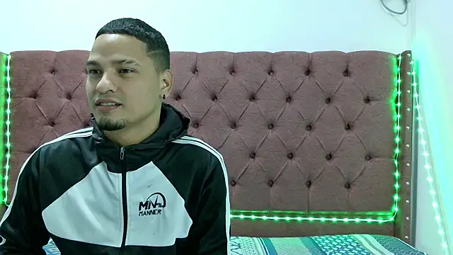 lau hotfox online show from February 15, 1:53 am