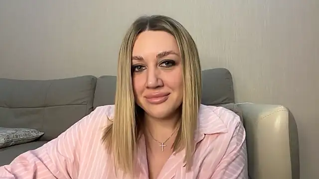 Snapshot of VickyLove047 chatting on October 6, 6:16 pm VickyLove047 online show from October 6, 6:16 pm