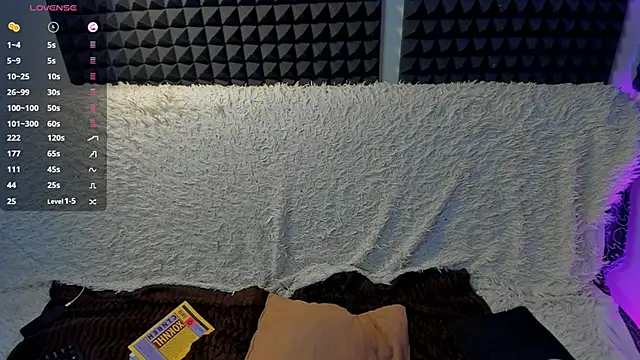 Crystallora  online show from February 11, 1:51 pm