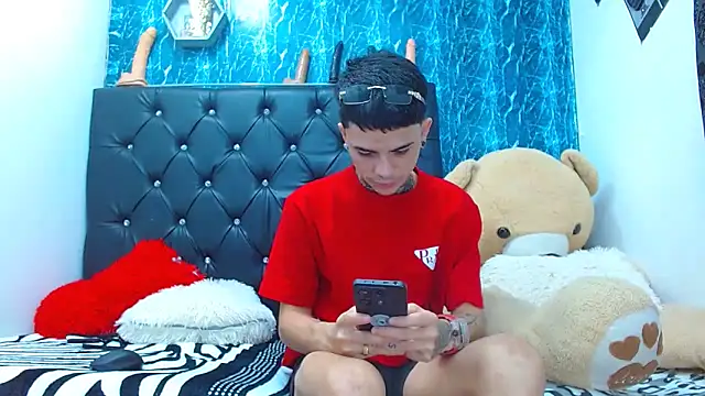 Snapshot of exotic_hot_couple chatting on March 7, 6:35 am exotic hot couple online show from March 7, 6:35 am