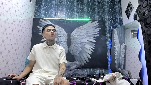 Snapshot of exotic_hot_couple chatting on March 9, 9:52 pm exotic hot couple online show from March 9, 9:52 pm