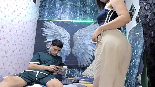 Snapshot of exotic_hot_couple chatting on March 27, 10:53 pm exotic hot couple online show from March 27, 10:53 pm