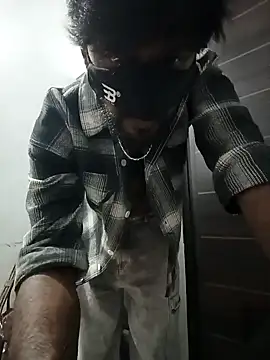 Snapshot of johnsinsexy chatting on December 17, 3:06 pm johnsinsexy online show from December 17, 3:06 pm