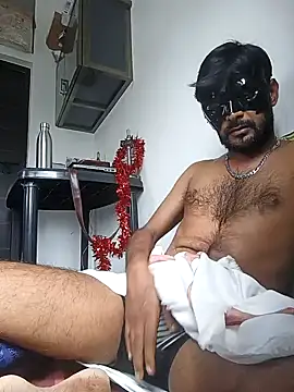 Snapshot of johnsinsexy chatting on January 3, 7:27 am johnsinsexy online show from January 3, 7:27 am